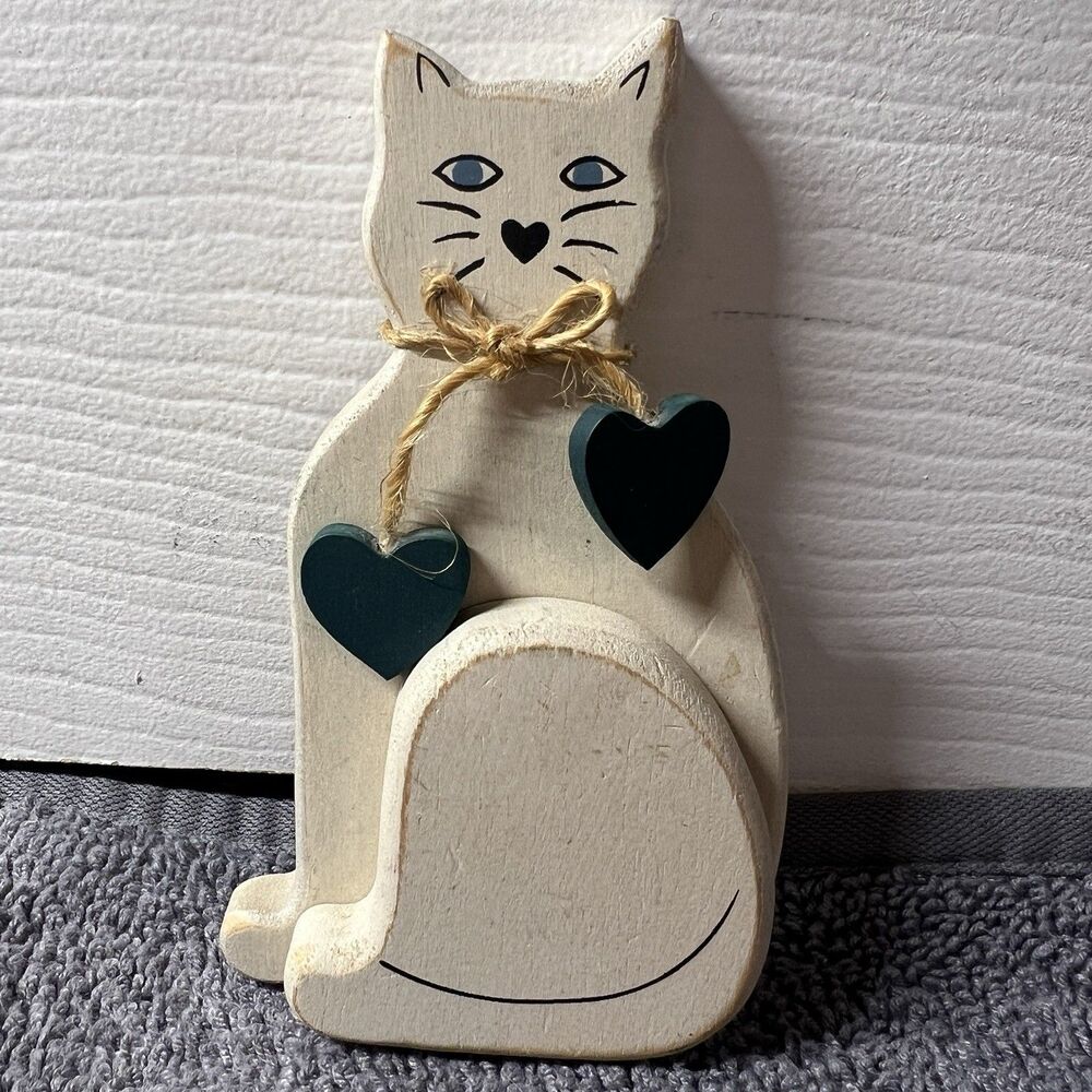Vintage Folk Art Wooden Cat Figurine (5.5”) – Rustic Hearts